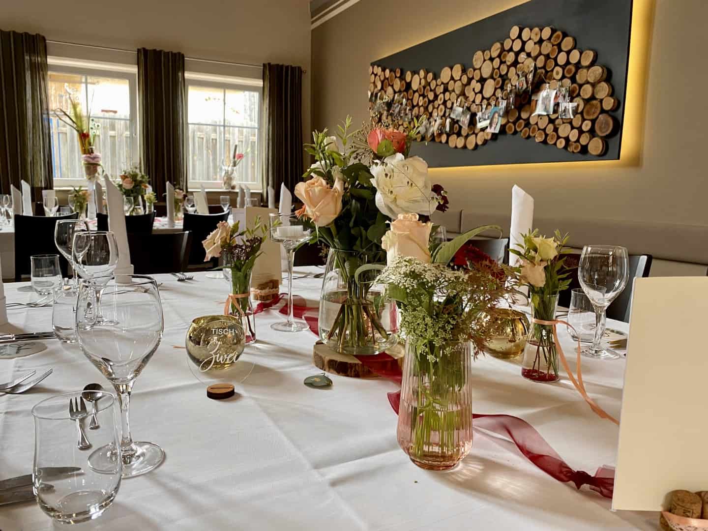landgasthof-demharter-saal-tisch