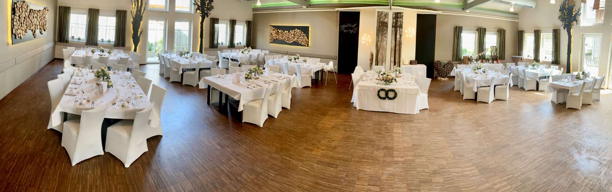landgasthof-demharter-raeumlichkeiten-saal-weiß